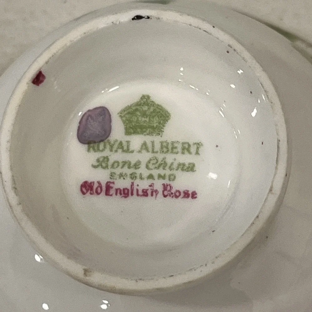 Royal Albert English Bone China Teacup and Saucer Old English Rose